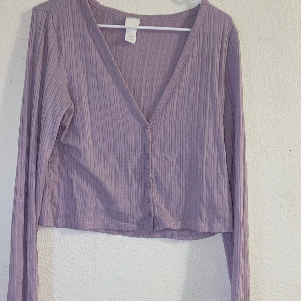 Lavender buttoned crop top